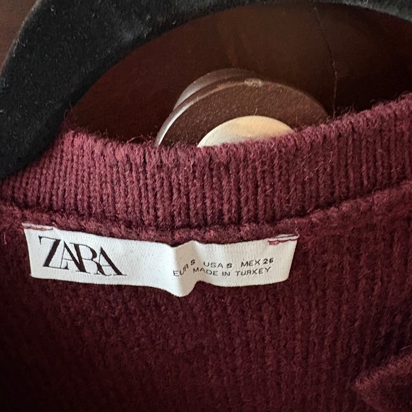 Size Small Zara Burgundy Cardigan - Picture 2 of 3